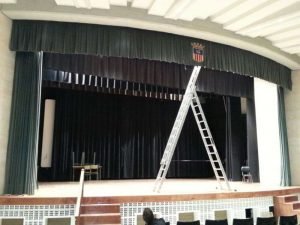 Instalación de telones para teatros - DecoratelESPAÑA