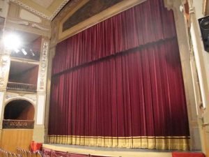 Telón para el teatro de Córdoba - DecoratelESPAÑA